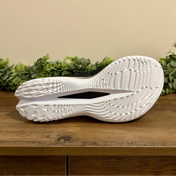 UA Velociti Elite 2 - Picture 16 of 16